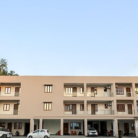 Guru Sadan A Luxe Stay Ayodhya 外观 照片