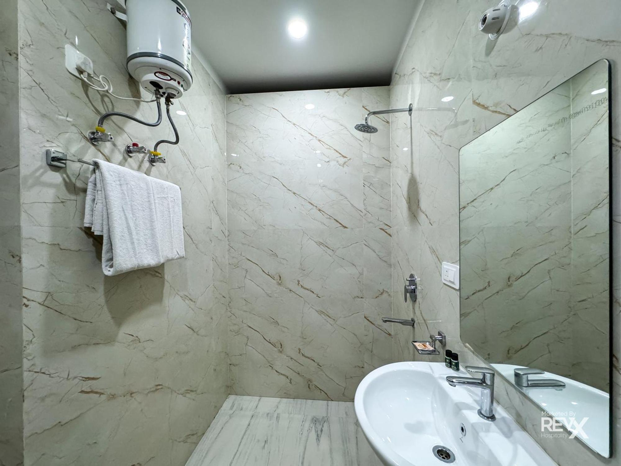 Guru Sadan A Luxe Stay Ayodhya 外观 照片
