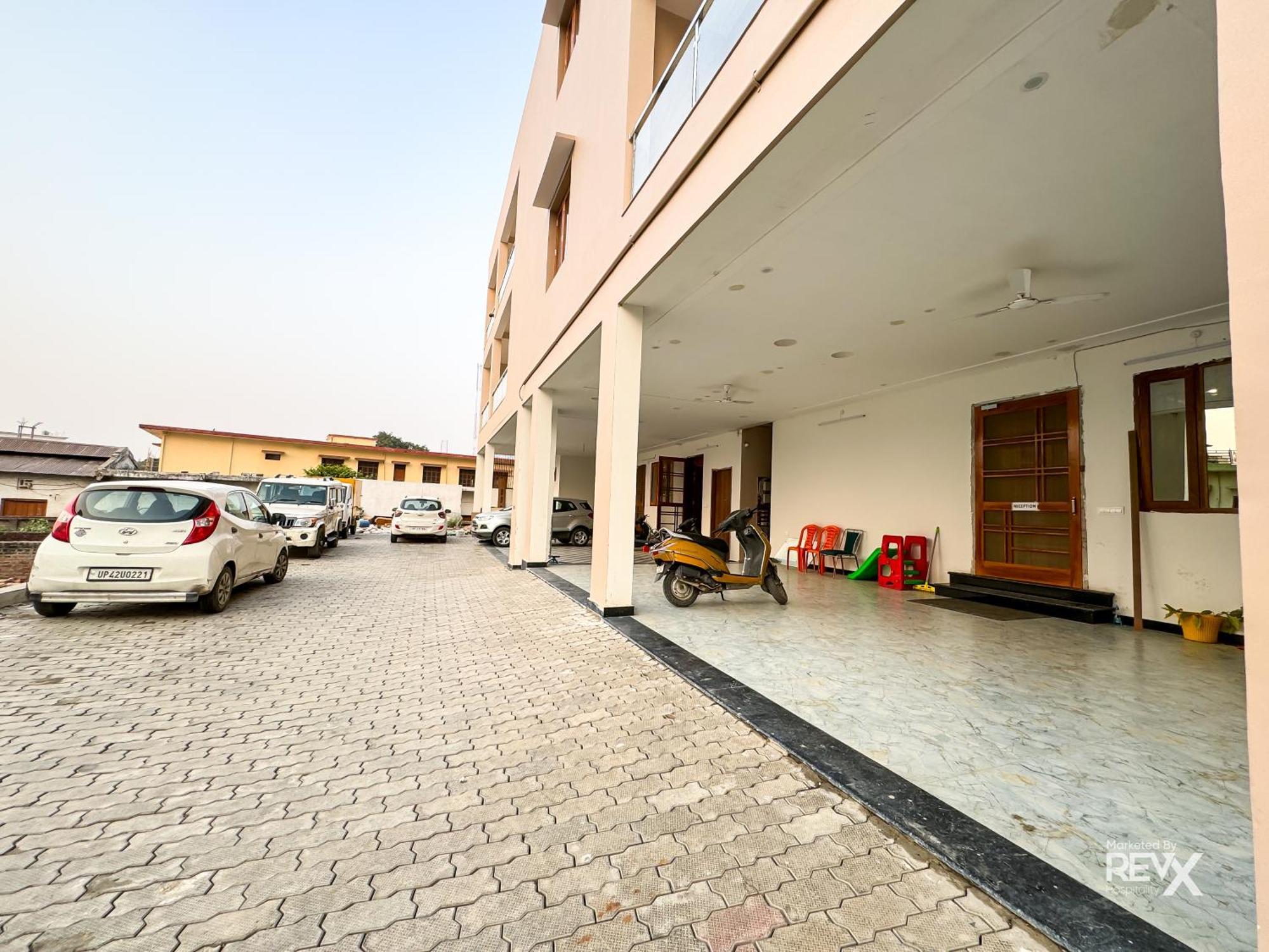 Guru Sadan A Luxe Stay Ayodhya 外观 照片