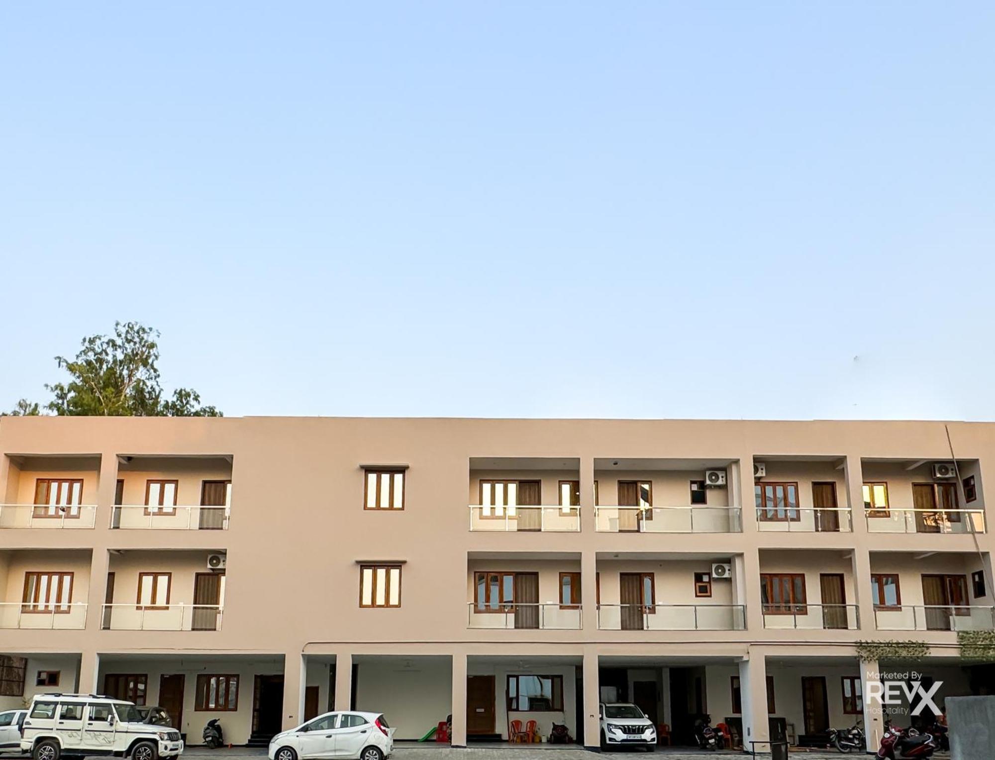 Guru Sadan A Luxe Stay Ayodhya 外观 照片