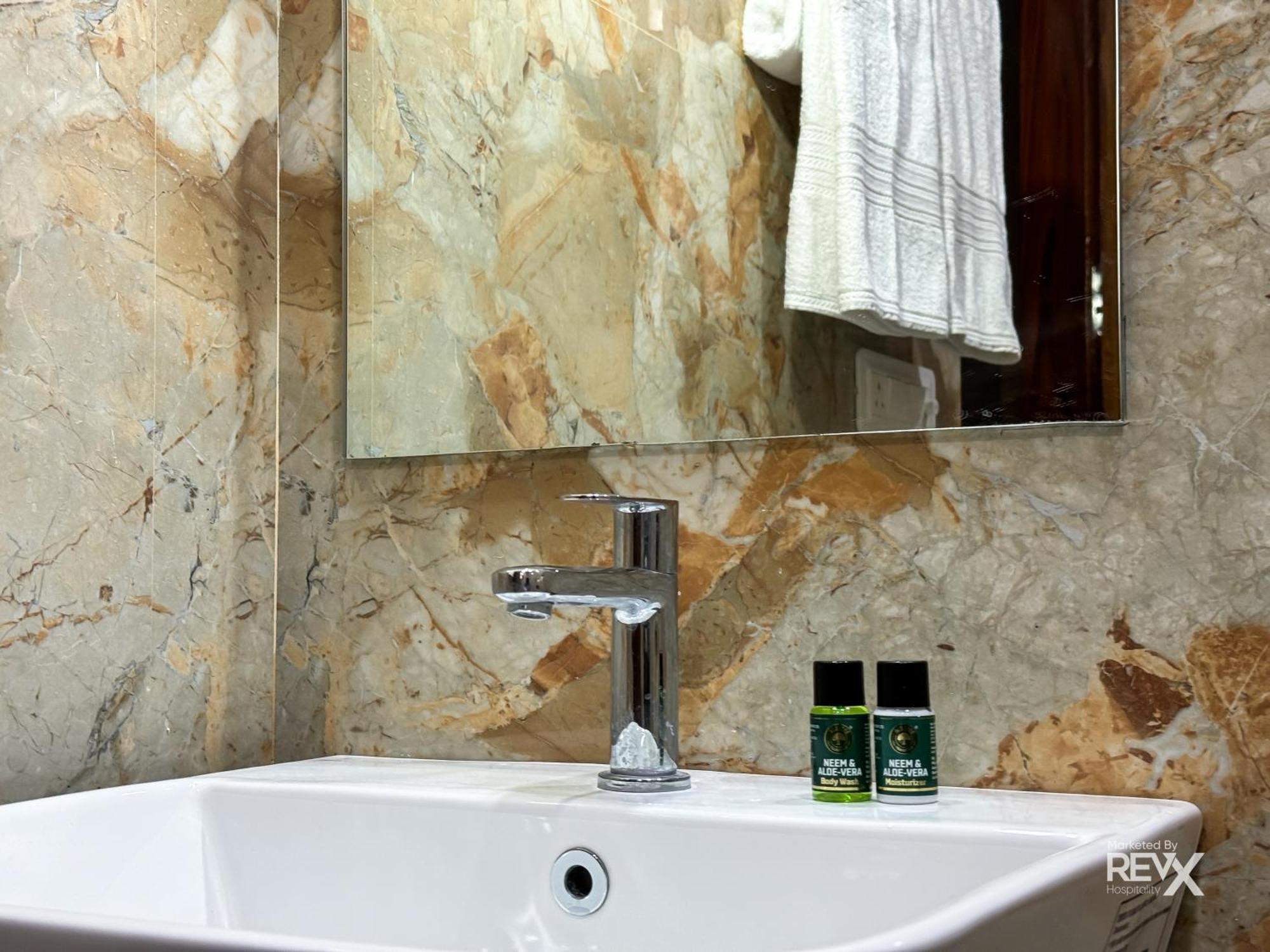 Guru Sadan A Luxe Stay Ayodhya 外观 照片