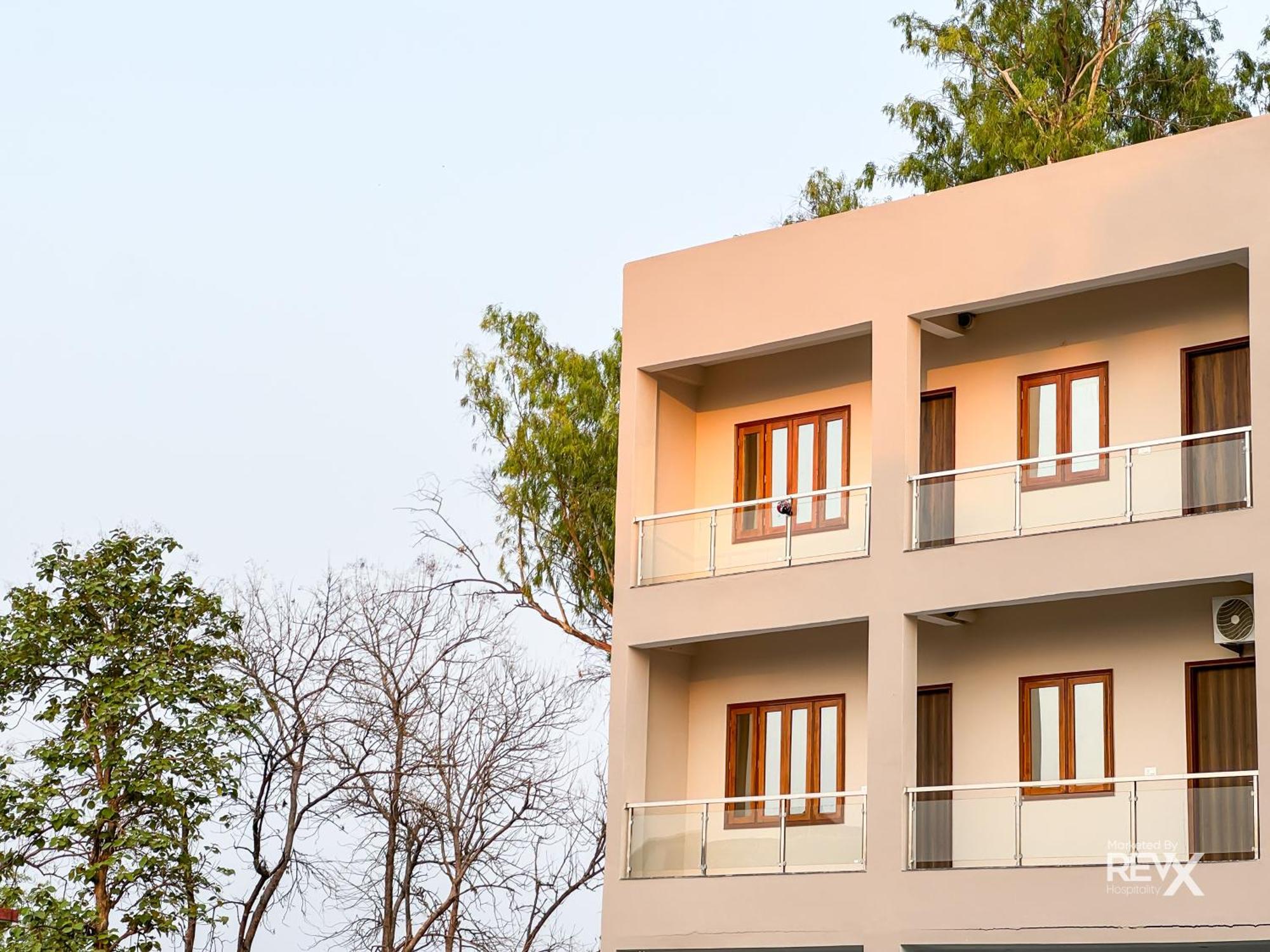 Guru Sadan A Luxe Stay Ayodhya 外观 照片